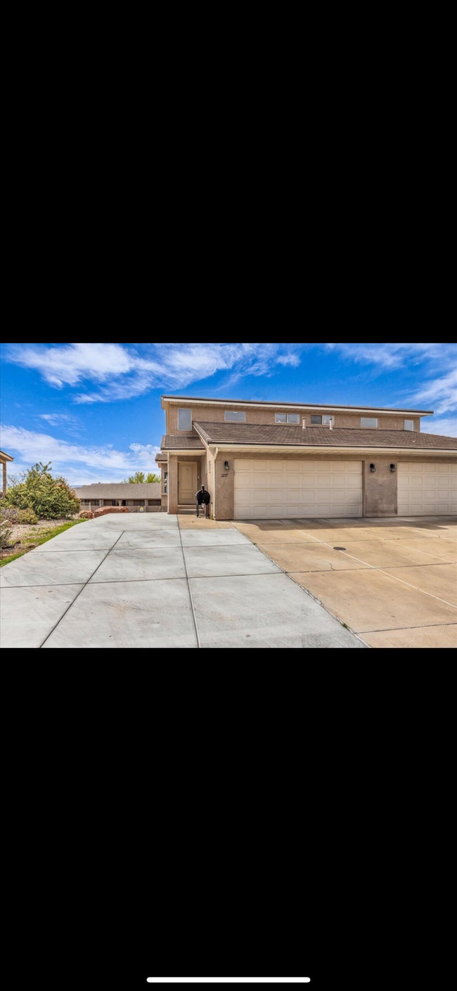 Photo - 1277 W Las Hurdes Dr Townhome