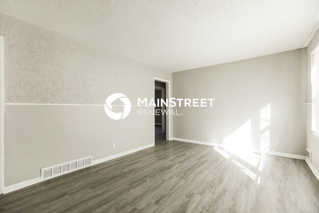 3 Bedroom Pet-Friendly Home in Kansas City, MO with Main Street Renewal