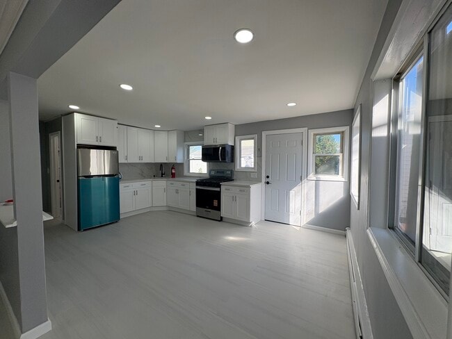 Building Photo - 1713 Binnacle Rd Unit First floor