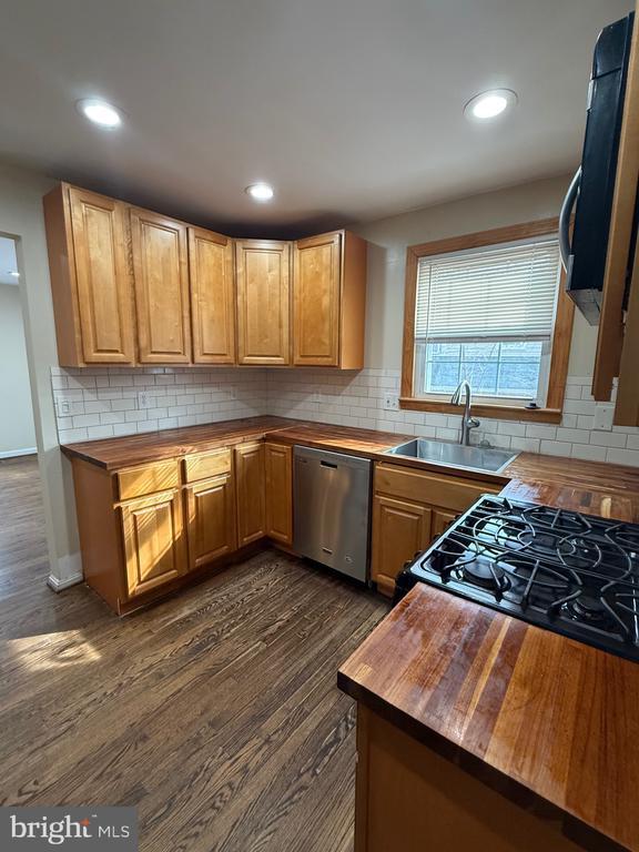 Photo - 2421 Ramblewood Dr