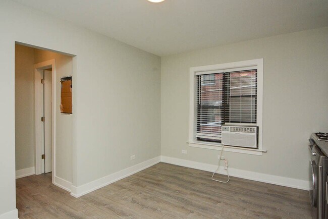 Photo - 434.5 W Belden Ave Unit 302B