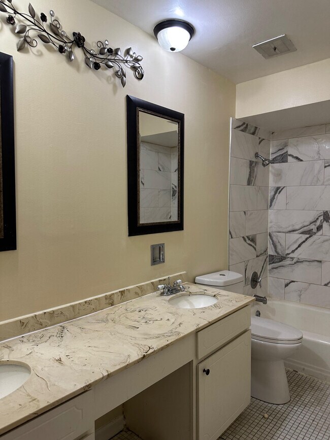 622 N Lincoln Ave Unit ONE BEDROOM - 204