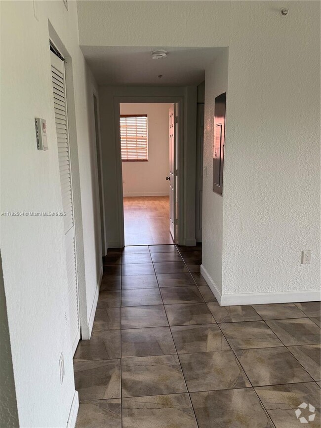 Building Photo - 160 SW 117th Terrace Unit 6302 Rental