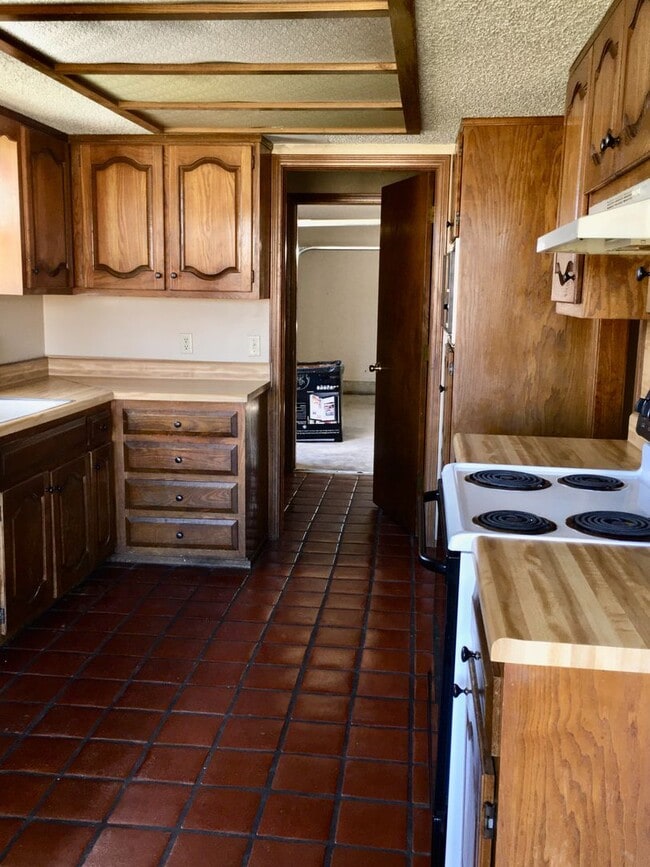 Photo - 4bd 2.5 bath Large Broken Arrow Home