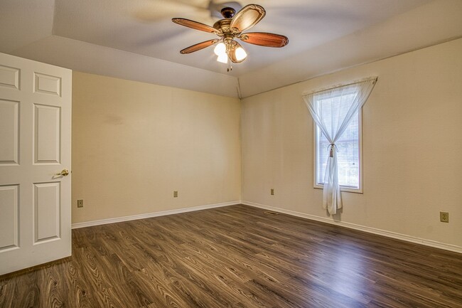 Photo - 3 Bedrooms and 2 full baths make the perfect layout for everyone! Call 501-922-9997 to set up a s...