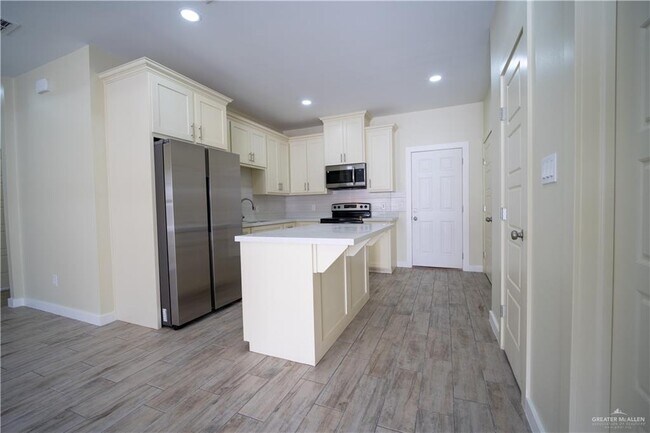 Photo - 15 Briggs Rd Unit B