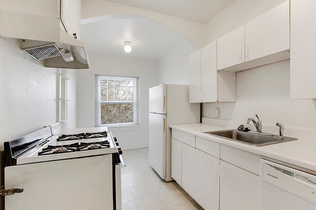 Photo - Corona Court Apartments