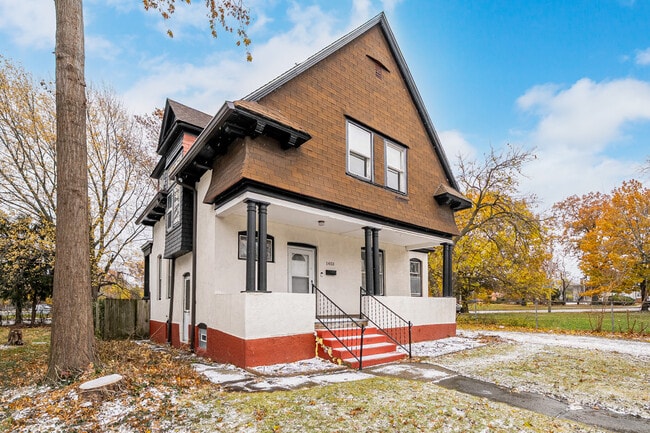 Photo - 1453 W 101st St Casa