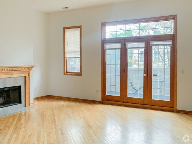 Building Photo - 2535 N Southport Ave Unit 4S Rental