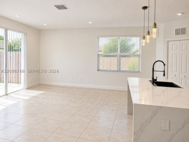 11034 NW 86th Terrace