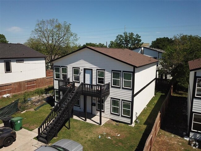 Building Photo - 3541 Mt Pleasant St Unit B Rental