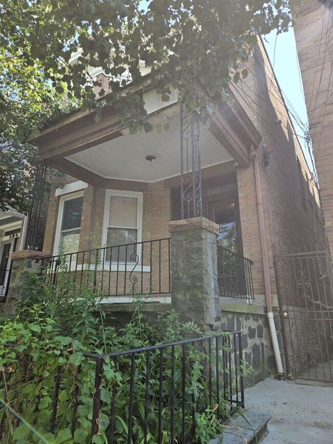 Building Photo - 131 64th St Unit 2-2 Rental