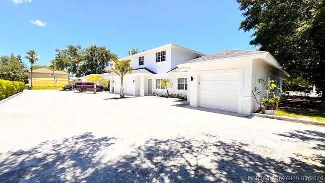 Building Photo - 1440 Hawthorne Pl