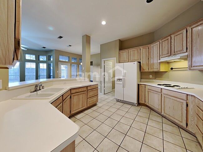 Photo - 210 Sparrow Hawk Dr