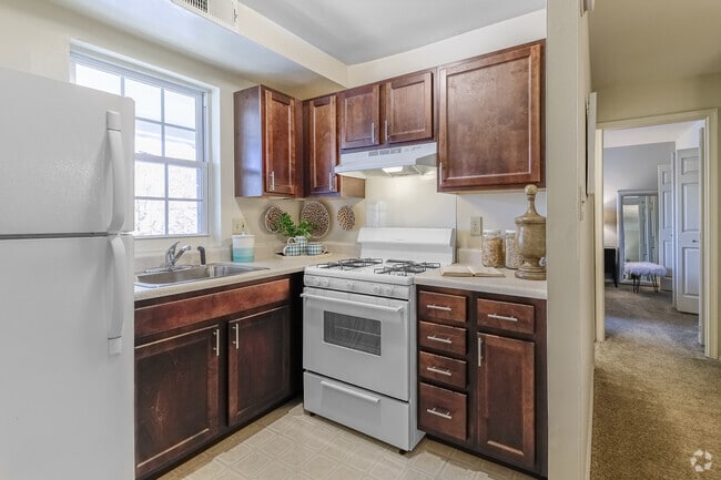 Interior Photo - Colonial Square Apartments