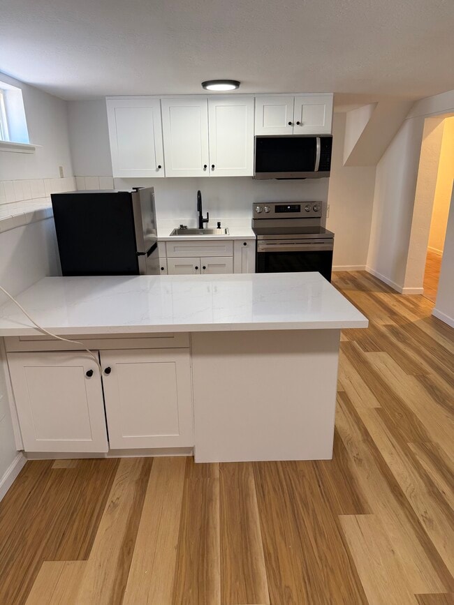 Building Photo - 8003 Harvard Dr Unit Freshly renovated apartment