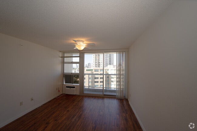 Building Photo - 1315 Kalakaua Ave Unit 1703 Rental