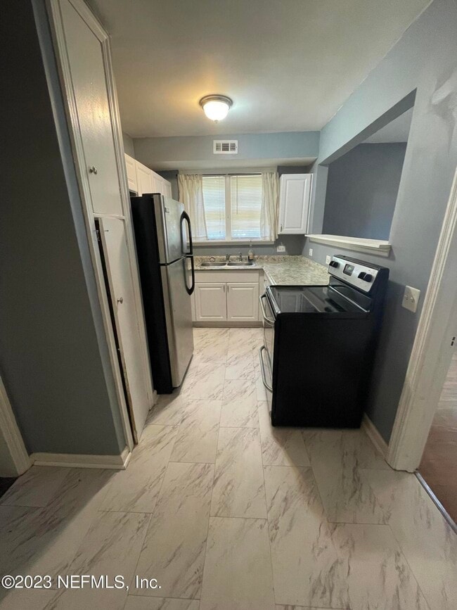 Photo - 2966 Remington St