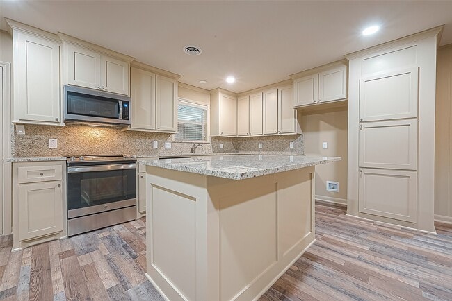 Photo - 722 Venice St