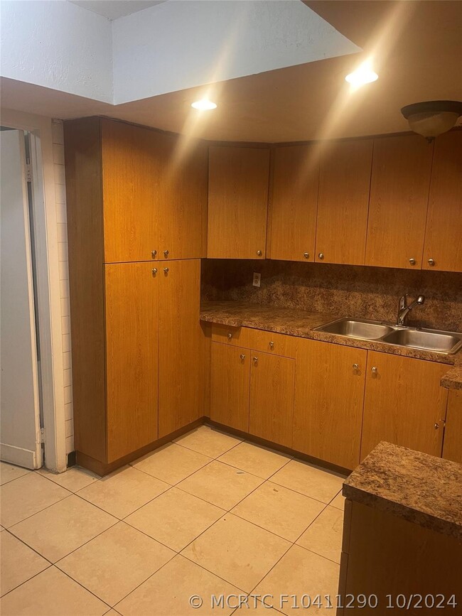 Photo - 41 NE 23rd Ct