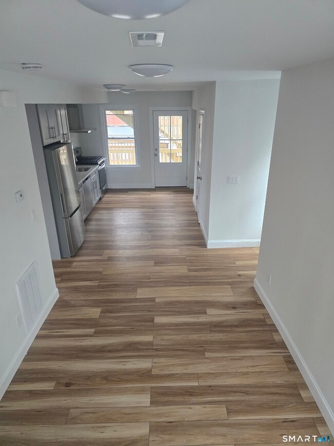 Photo - 530 Jane St Unit 2