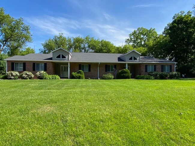 Building Photo - 19120 Emerald Dr