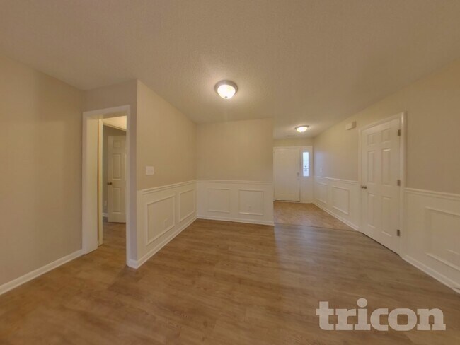 Photo - 6027 Running Deer Rd