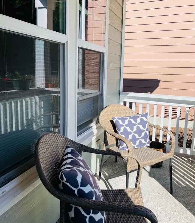 Photo - Fully Furnished 2 bedroom cottage in downtown Poulsbo...available starting 5-1