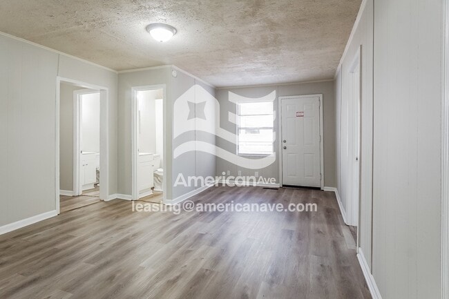 Photo - 1405 18th Pl SW