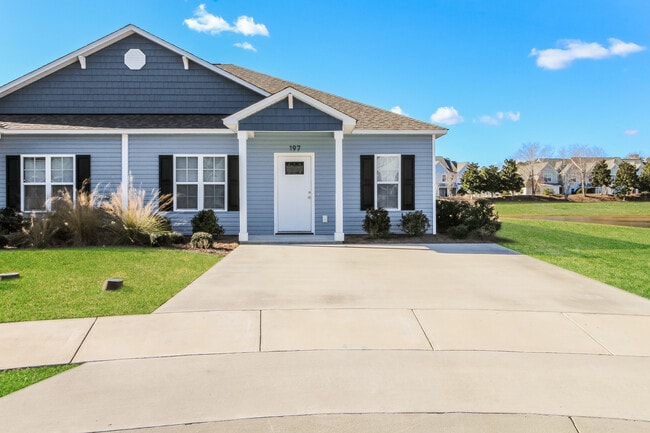 Photo - 197 Glenshee Ct