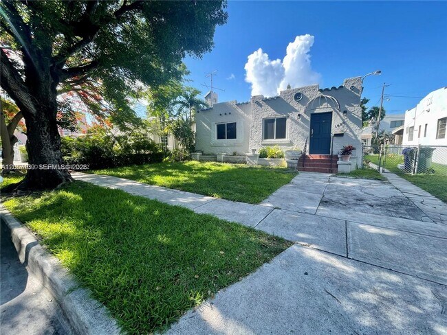 Photo - 1520 SW 10th St
