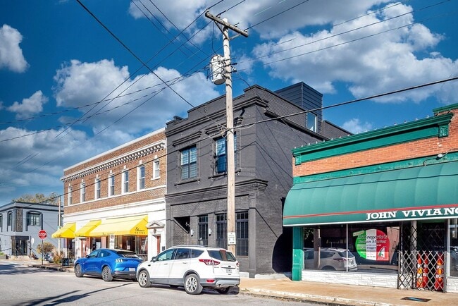 Building Photo - OPPORTUNITY KNOCKS 3 BED 1 BATH 1,400 SF ±... Unit A