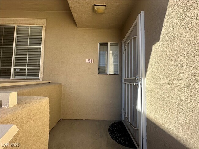 Photo - 1908 High Valley Ct Unidad 204