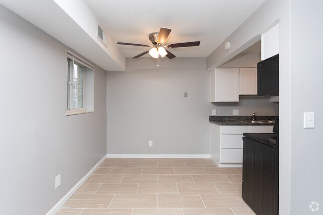 1BR, 1BA - 635 SF