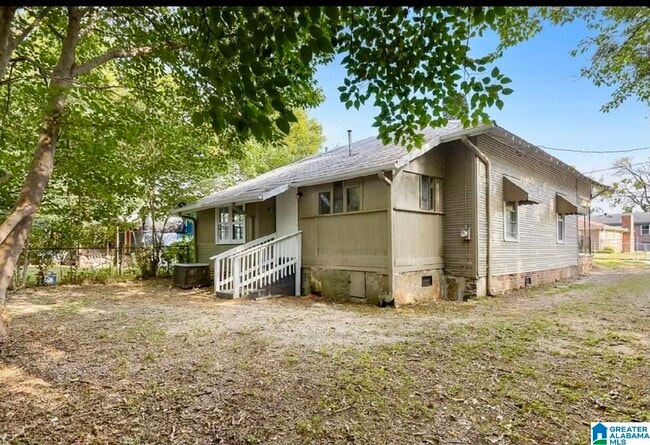 Photo - 2824 25th St N