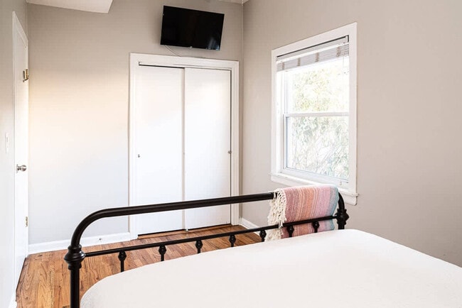 Photo - 628 W Schubert Ave Unit ID1360119P