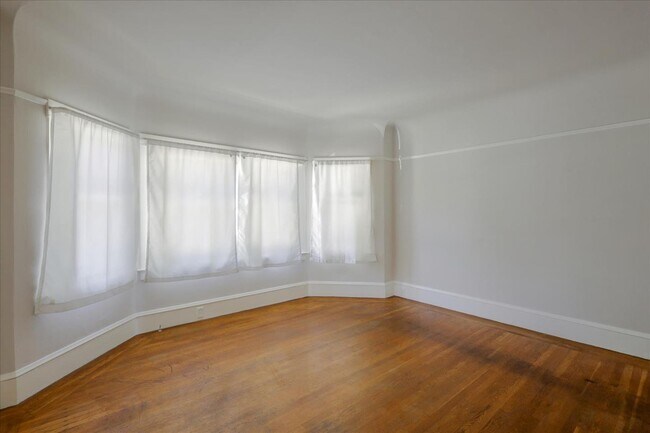 Photo - 424 Vernon St