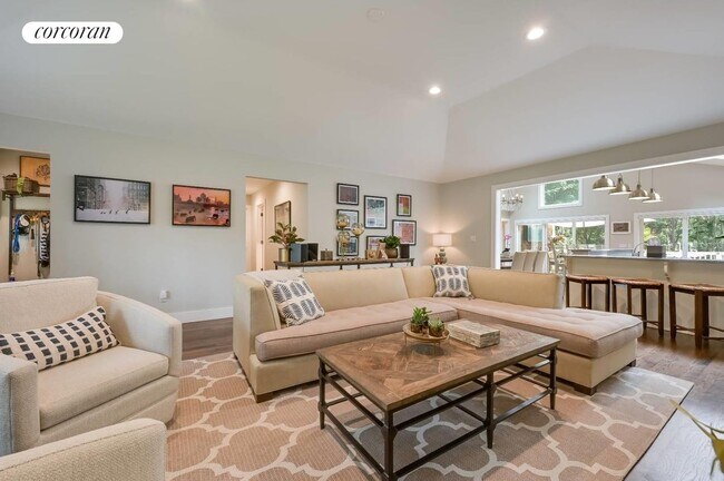 Photo - 24 Shadyrest Dr