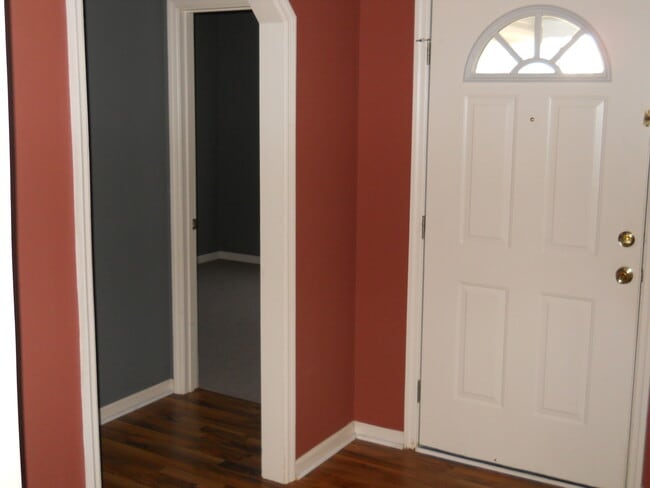 Building Photo - 4207 Roxbury Dr Rental