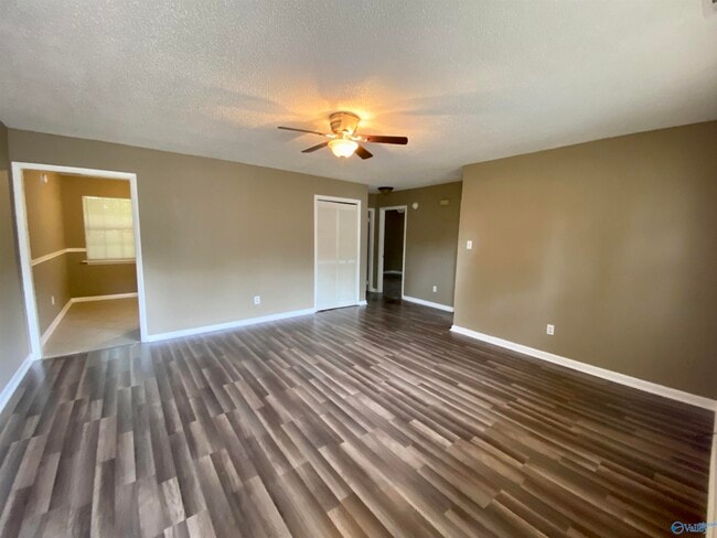 Photo - 11824 E Gateway Dr SE Unit Apt B