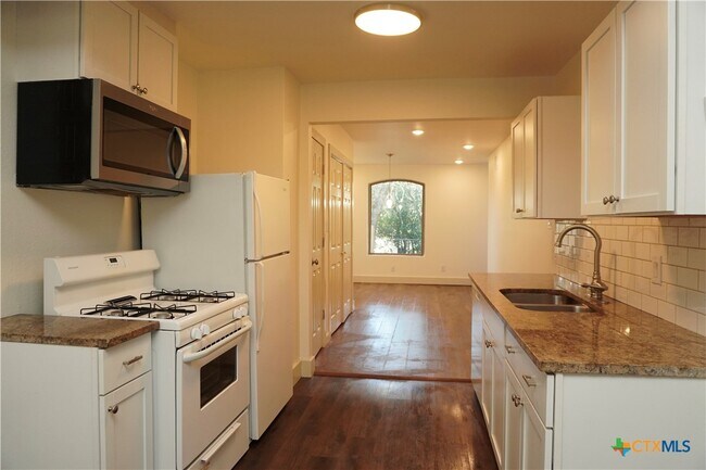 Photo - 1019 Haynes St