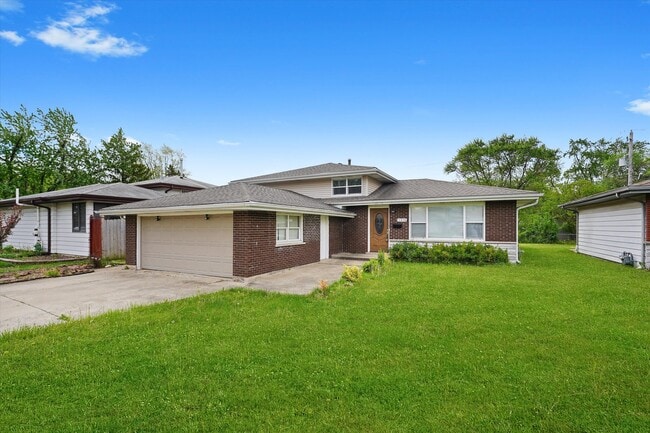 Building Photo - 1315 Prince Dr