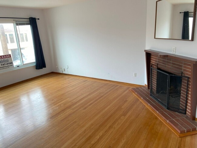 Photo - 1st Floor 2Bd / 1Ba  Flat With Garage Parking Unidad 1580
