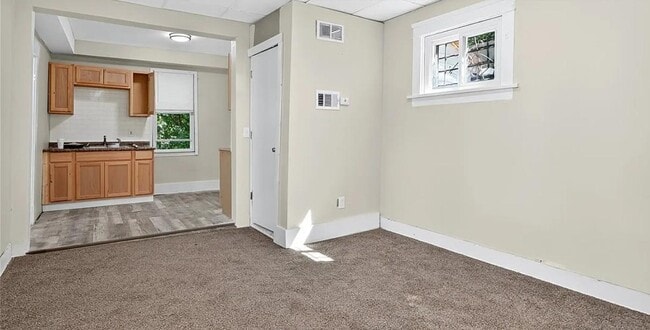 Building Photo - 3001 E 128th St