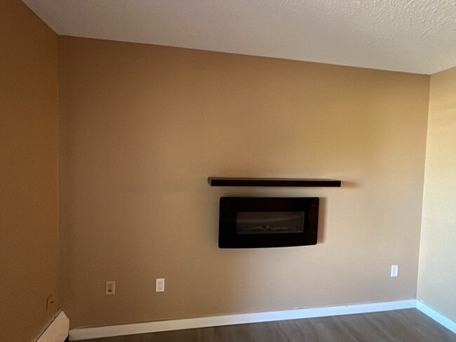 Photo - 5328 54 St