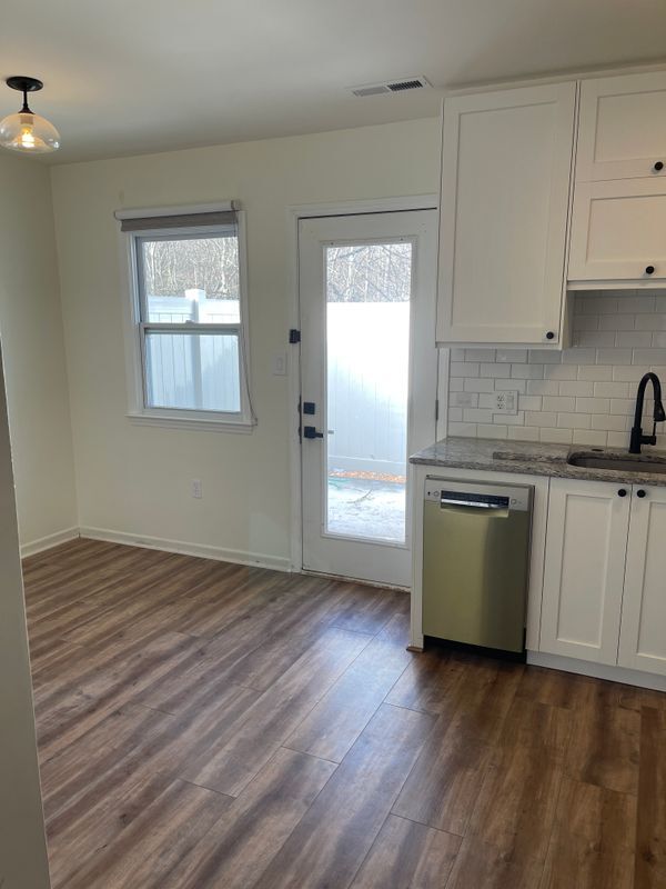 Photo - 101 Royal Forest Ct