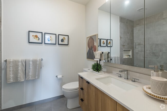 1BR, 1BA - 725SF - Bathroom - The Alistair