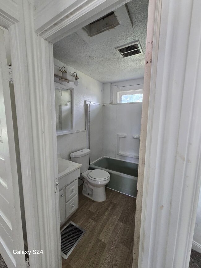 Photo - 1239 Norwood Ave