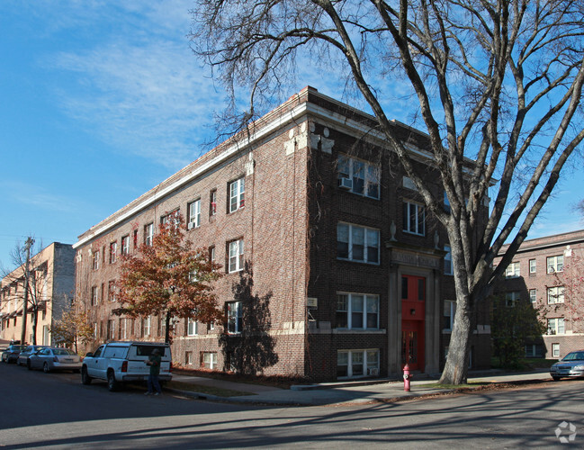 Building Photo - 3252 Girard Ave S Rental