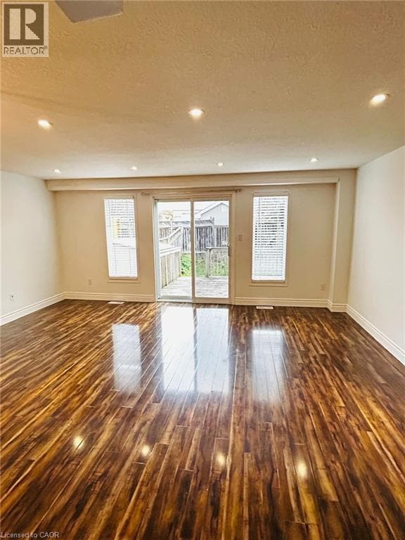 Photo - 90 Donnenwerth Dr